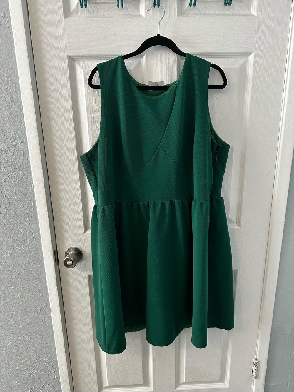 Moon - Sleeveless Emerald Green Fit & Flare Dress - Size 3x